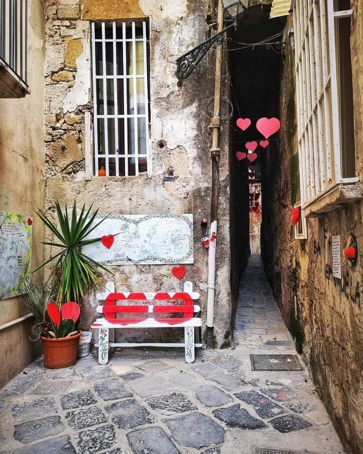 Al Molo Sant'Eligio Otel Taranto Dış mekan fotoğraf